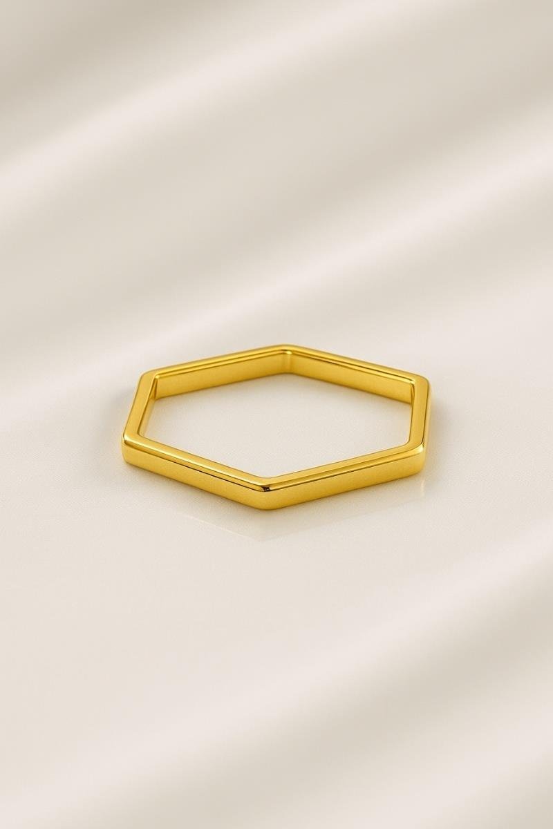 ANEL HEXAGONAL 2MM DE LARGURA OURO