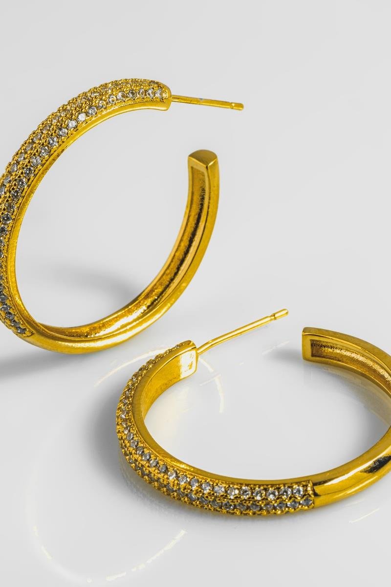 BRINCO DE ARGOLA TRÊS FIOS CRAVEJADO EM ZIRCÔNIAS 30MM OURO