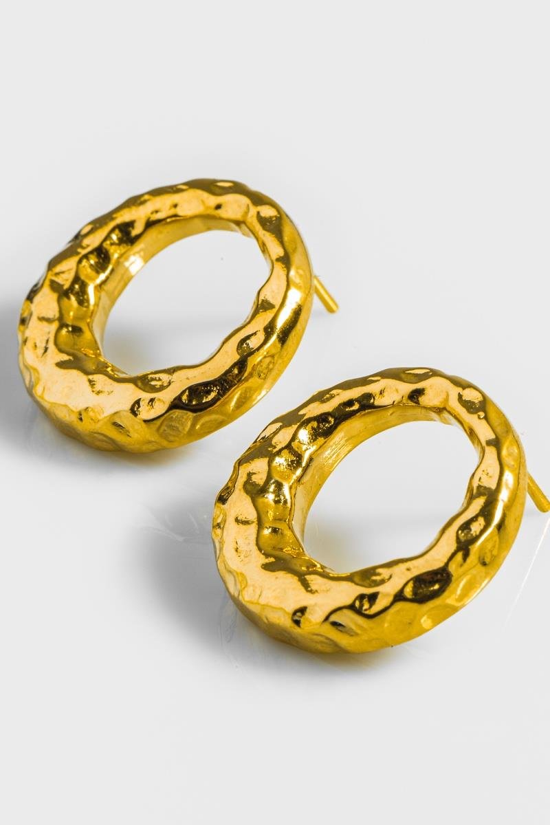 BRINCO ORGÂNICO REDONDO DETALHE AMASSADO VAZADO 20MM OURO