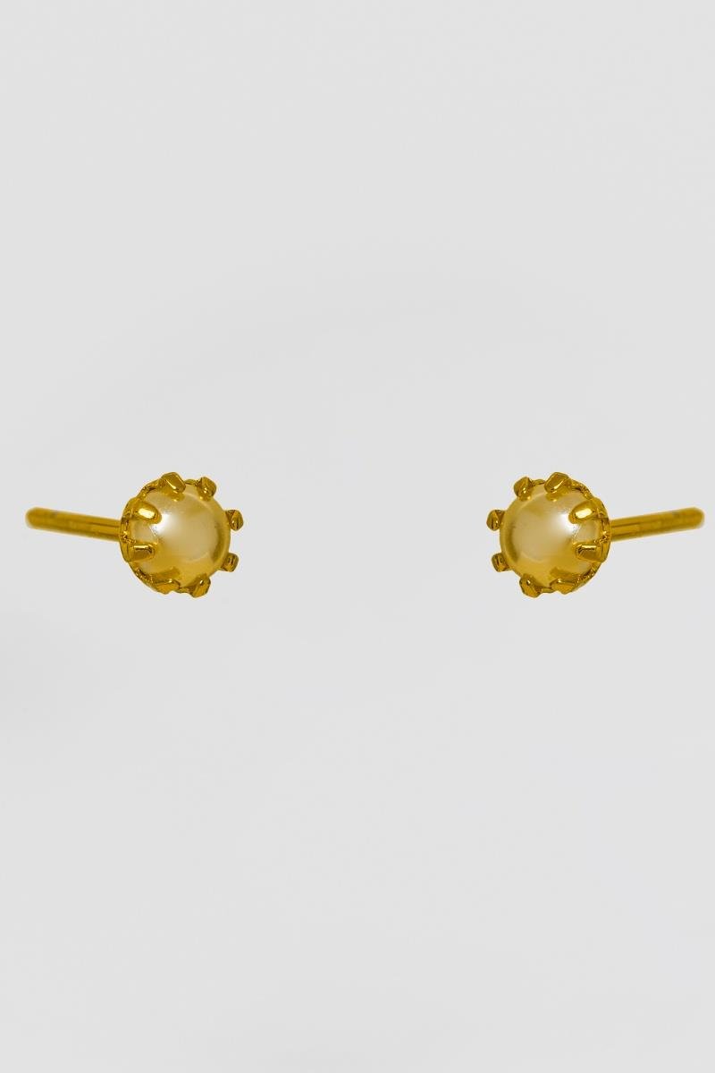 BRINCO INFANTIL 5MM PÉROLA COM OITO GARRAS OURO