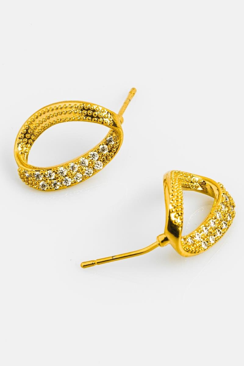 BRINCO OVAL CRAVEJADO EM ZIRCÔNIAS DETALHE BOLEADO VAZADO 11X15MM OURO