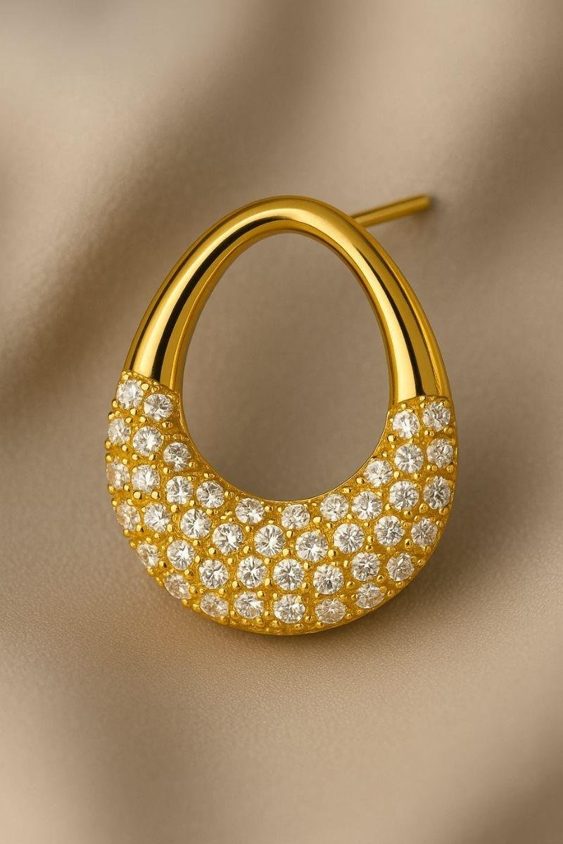BRINCO DE GOTA CRAVEJADA EM ZIRCÔNIAS VAZADA 19X22MM OURO