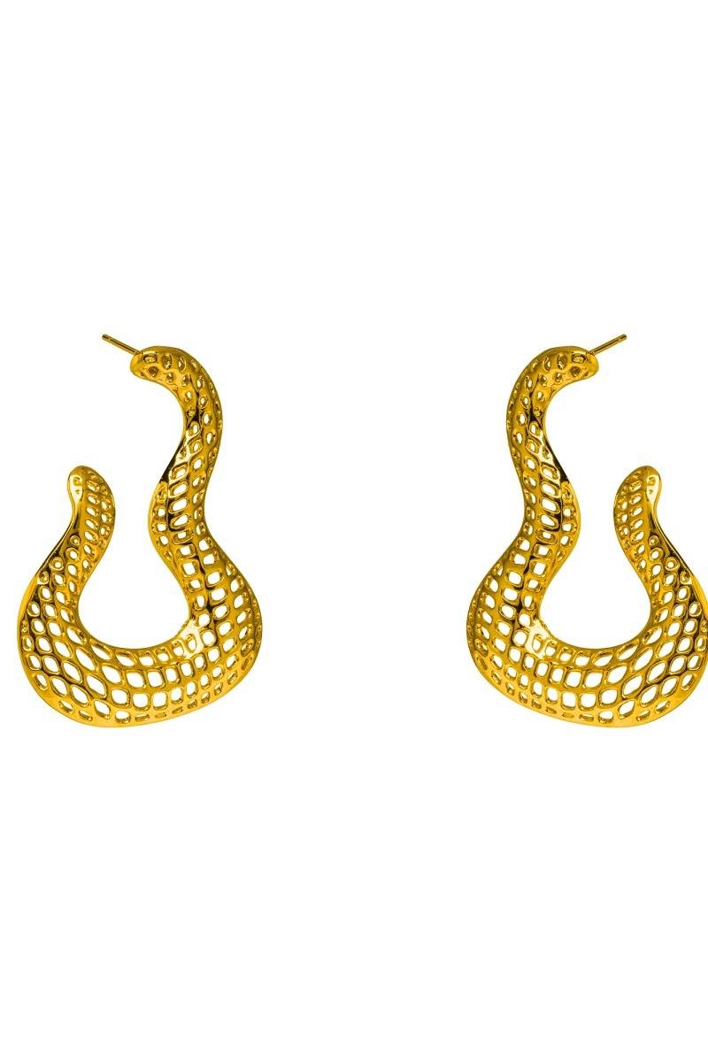 BRINCO ORGÂNICO GANCHO CURVADO DETALHE VAZADO 39MM OURO