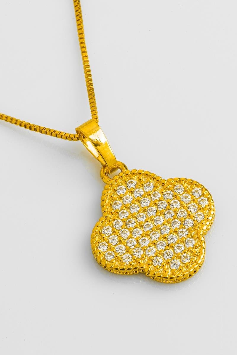 COLAR TREVO CRAVEJADO EM ZIRCÔNIAS DETALHE BOLEADO 18MM OURO