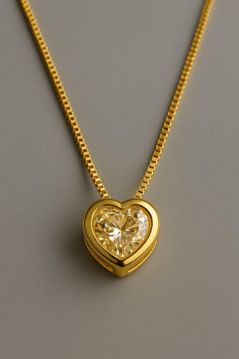 COLAR CORAÇÃO COM ZIRCÔNIA NA CRAVAÇÃO INGLÊSA 10MM OURO