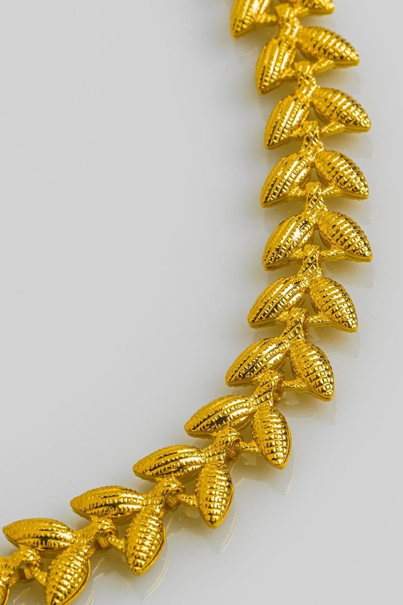 PULSEIRA ESCAMAS DIAMANTADA DE FOLHAGEM RISCADINHA OURO