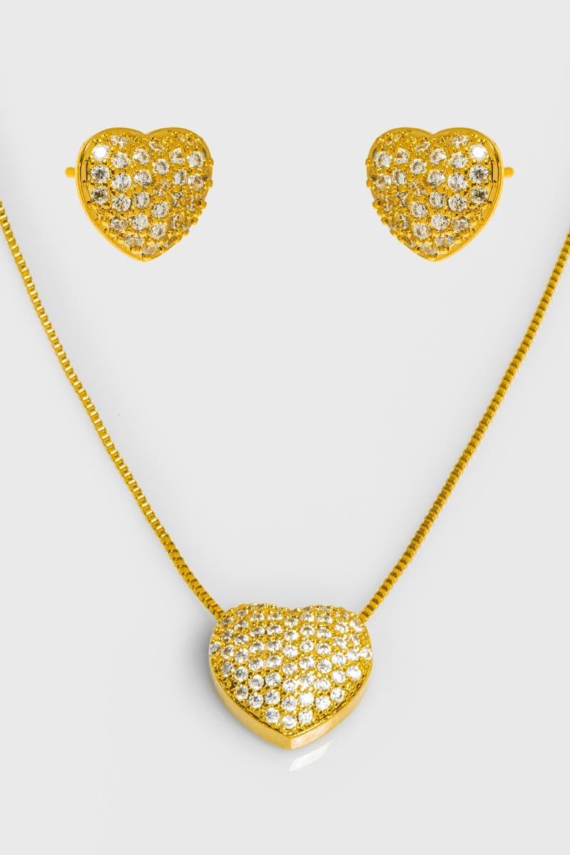 CONJUNTO DE CORAÇÃO CRAVEJADO EM ZIRCÔNIAS OURO